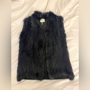 Qi fur and cashmere vest